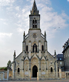 Iglesia de Issoudun MSC. Misioneros del Sagrado Corazón. Nuestra Señora del Sagrado Corazón.